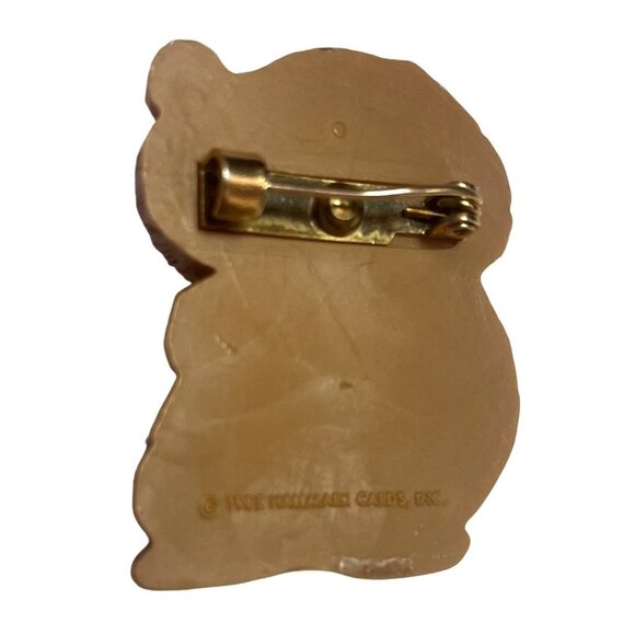 Vintage Hallmark Shirt Tales Be Thankful Squirrel Pin Brooch 1982 Thanksgiving 1 - Picture 2 of 2